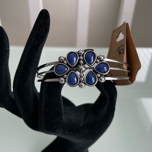 Taj Mahal Meadow Cuff Bracelet - Picture 1 of 3